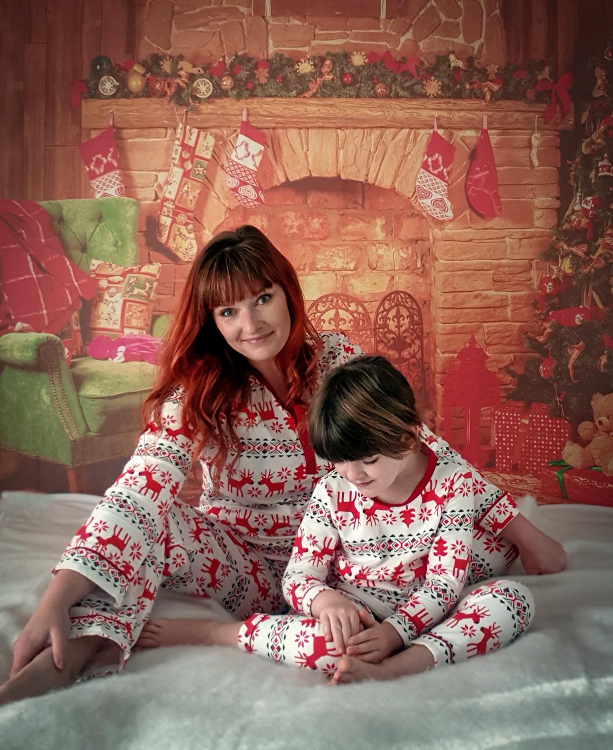 Women's Alces Christmas Full Sleeves Pyjamas Set